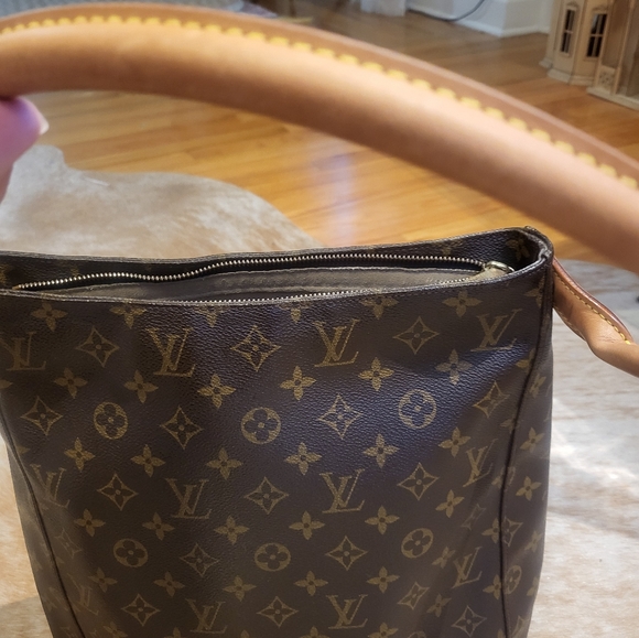 Louis Vuitton Looping GM - Picture 4 of 15